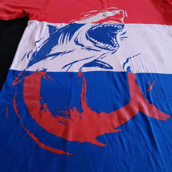 Mens Rare Universal Studios Graphic JAWS Movie Shirt Size Large Blue Red White - Picture 8 of 9